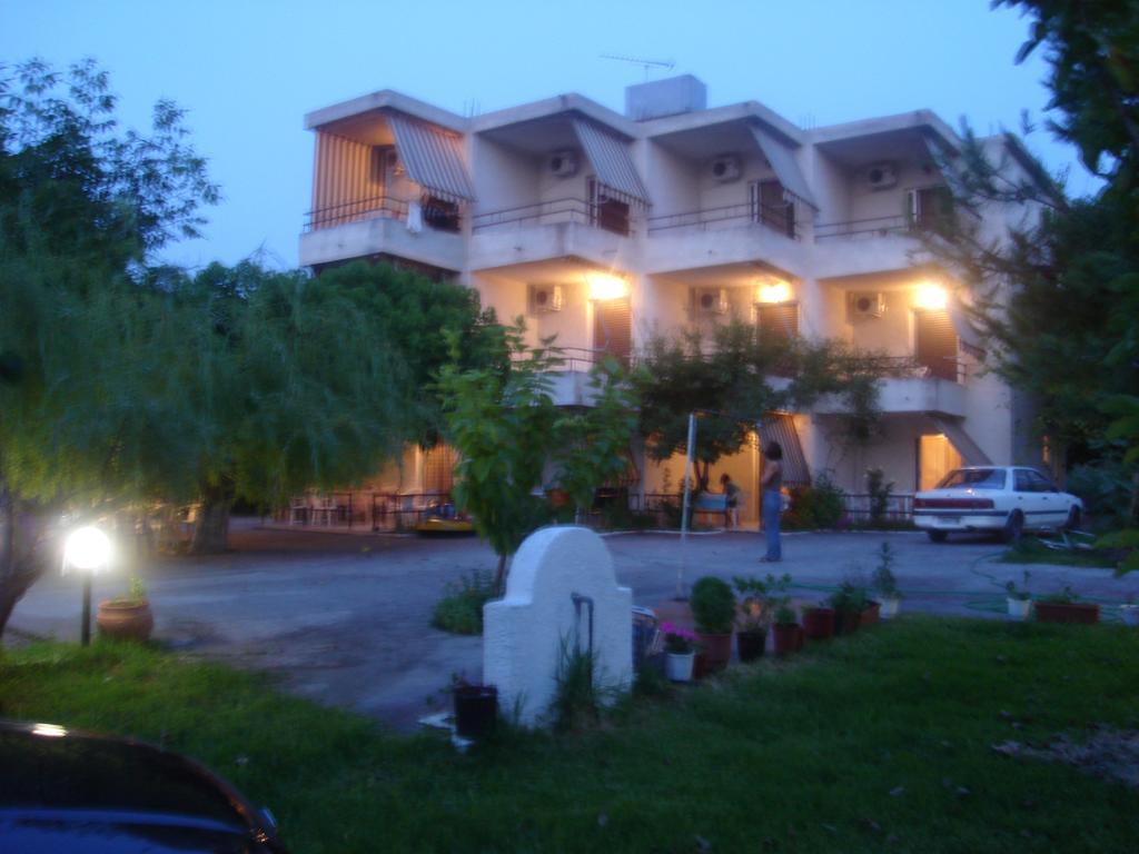 Apartments Skardoutsou Agiokampos  Ngoại thất bức ảnh
